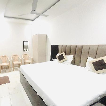 Hotel Green Apple 바레일리 외부 사진