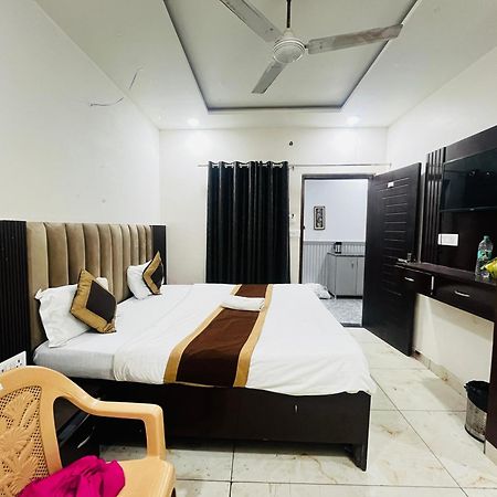 Hotel Green Apple 바레일리 외부 사진