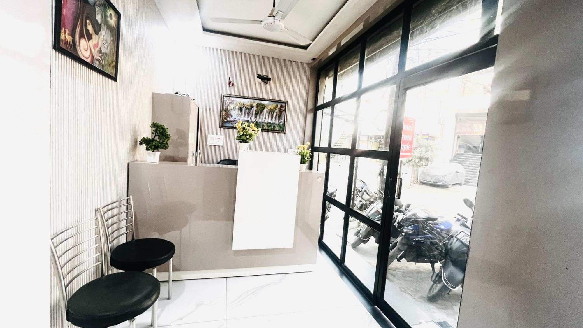 Hotel Green Apple 바레일리 외부 사진