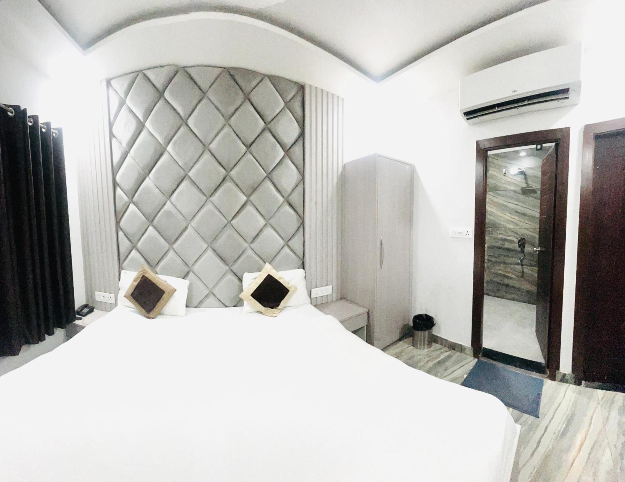 Hotel Green Apple 바레일리 외부 사진