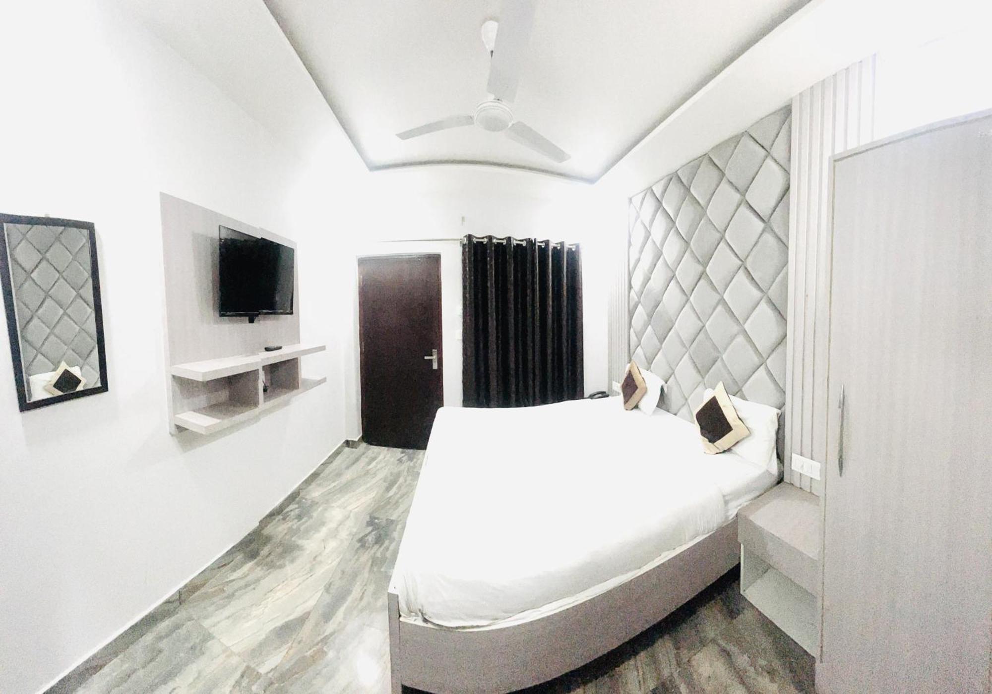Hotel Green Apple 바레일리 외부 사진