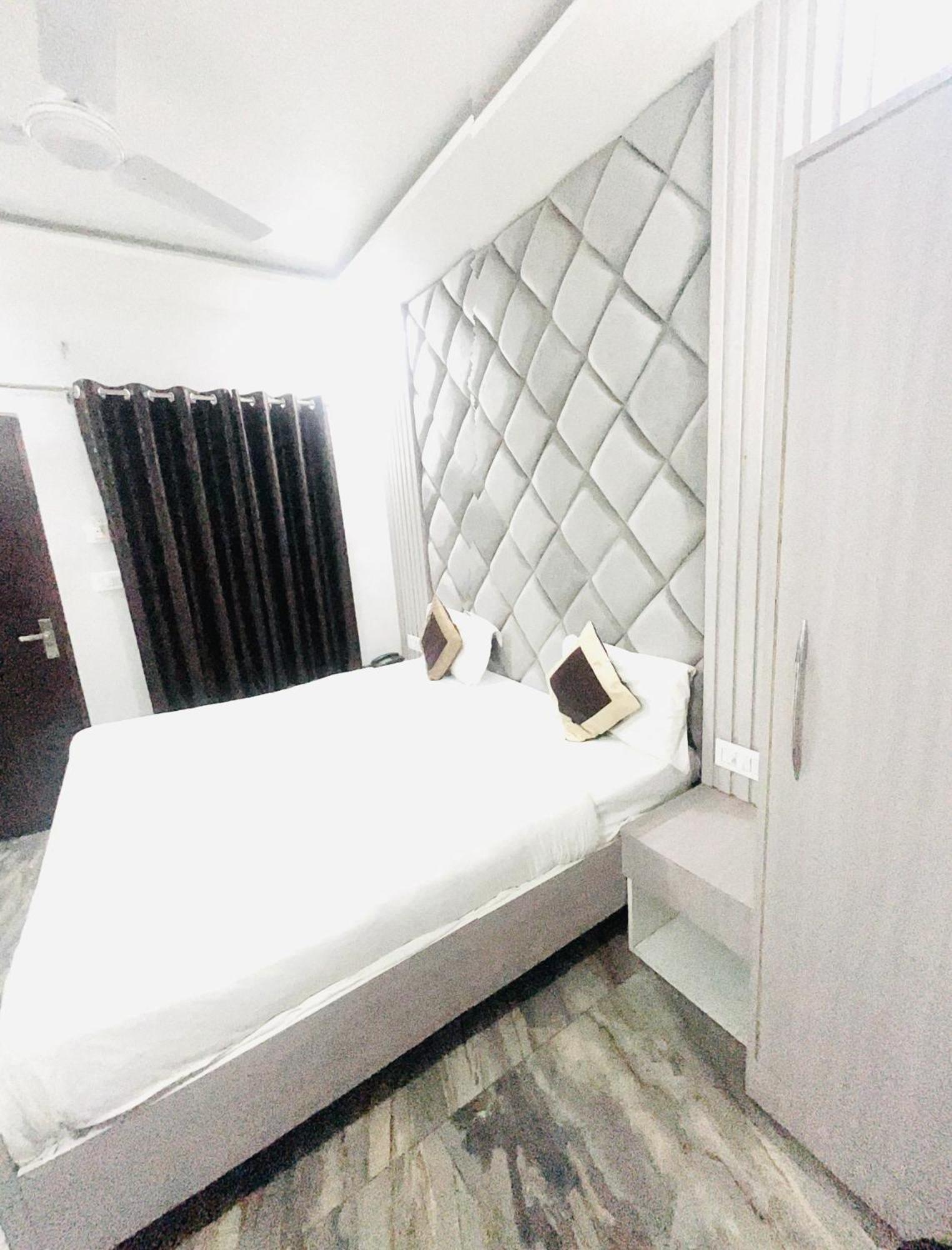 Hotel Green Apple 바레일리 외부 사진