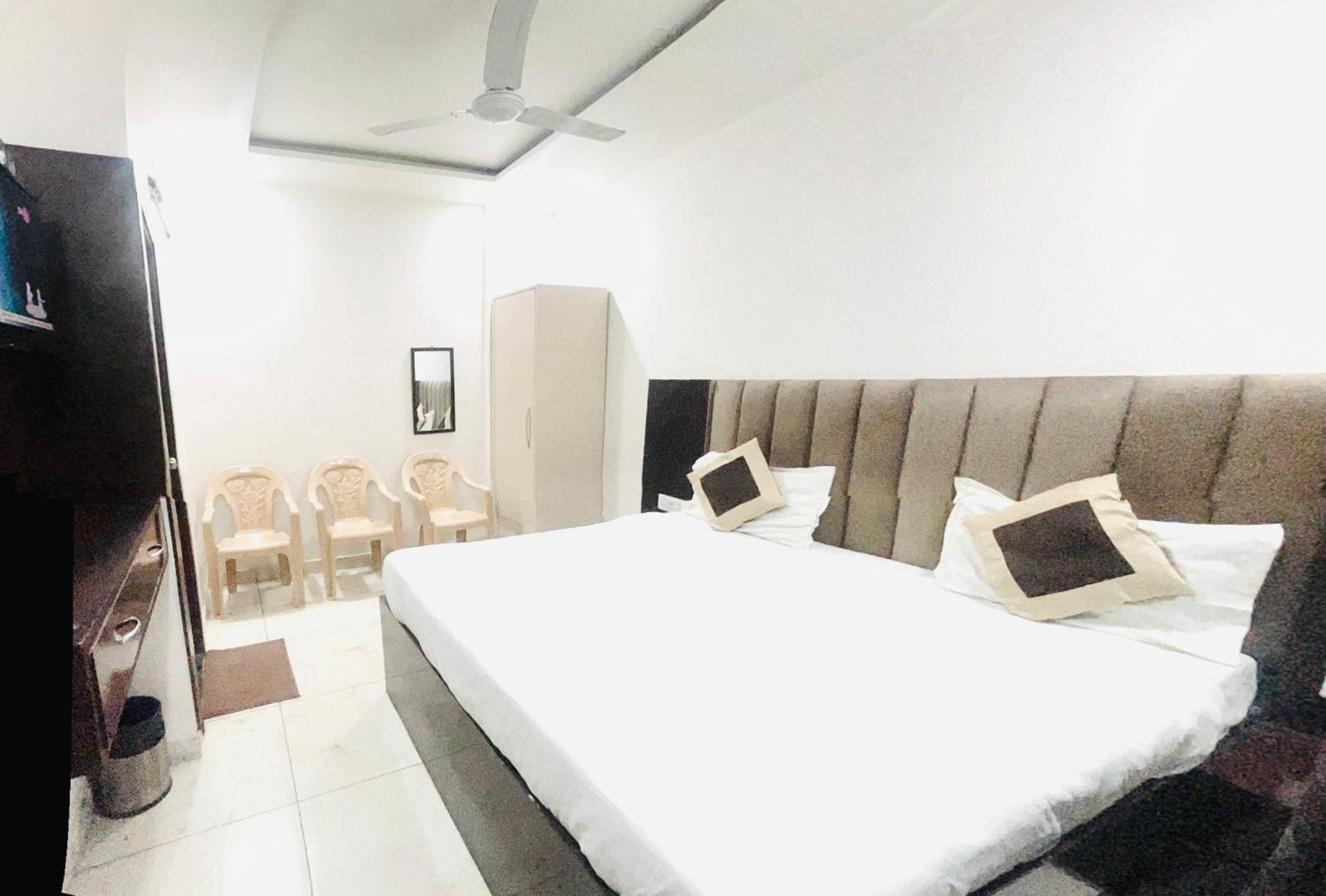Hotel Green Apple 바레일리 외부 사진