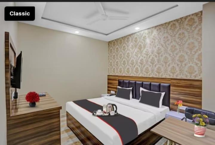 Hotel Green Apple 바레일리 외부 사진