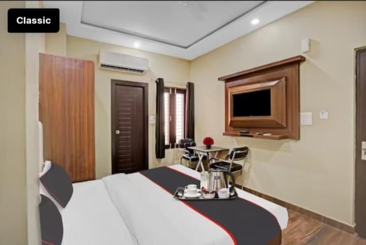 Hotel Green Apple 바레일리 외부 사진